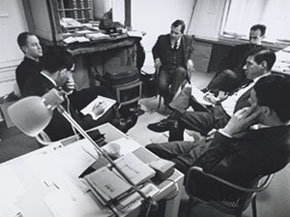 Directie van Total Design in 1963, van links naar rechts: Friso Kramer, Dick Schwarz, Benno Wissing, Ben Bos, Paul Schwarz en Wim Crouwel (fotografie Jan Versnel)