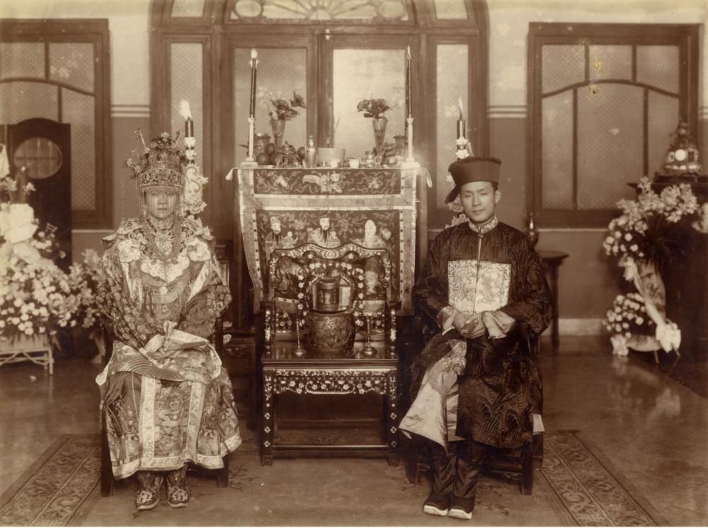 Riki Kan en Helene Tan trouwden in 1928 in Peranakan bruidskostuum